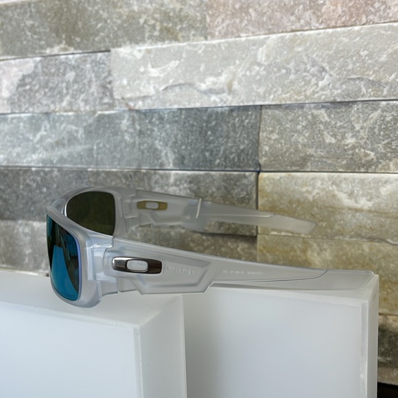 Oakley Crankshaft 60mm Polarized Sunglasses - Picture 8 of 16